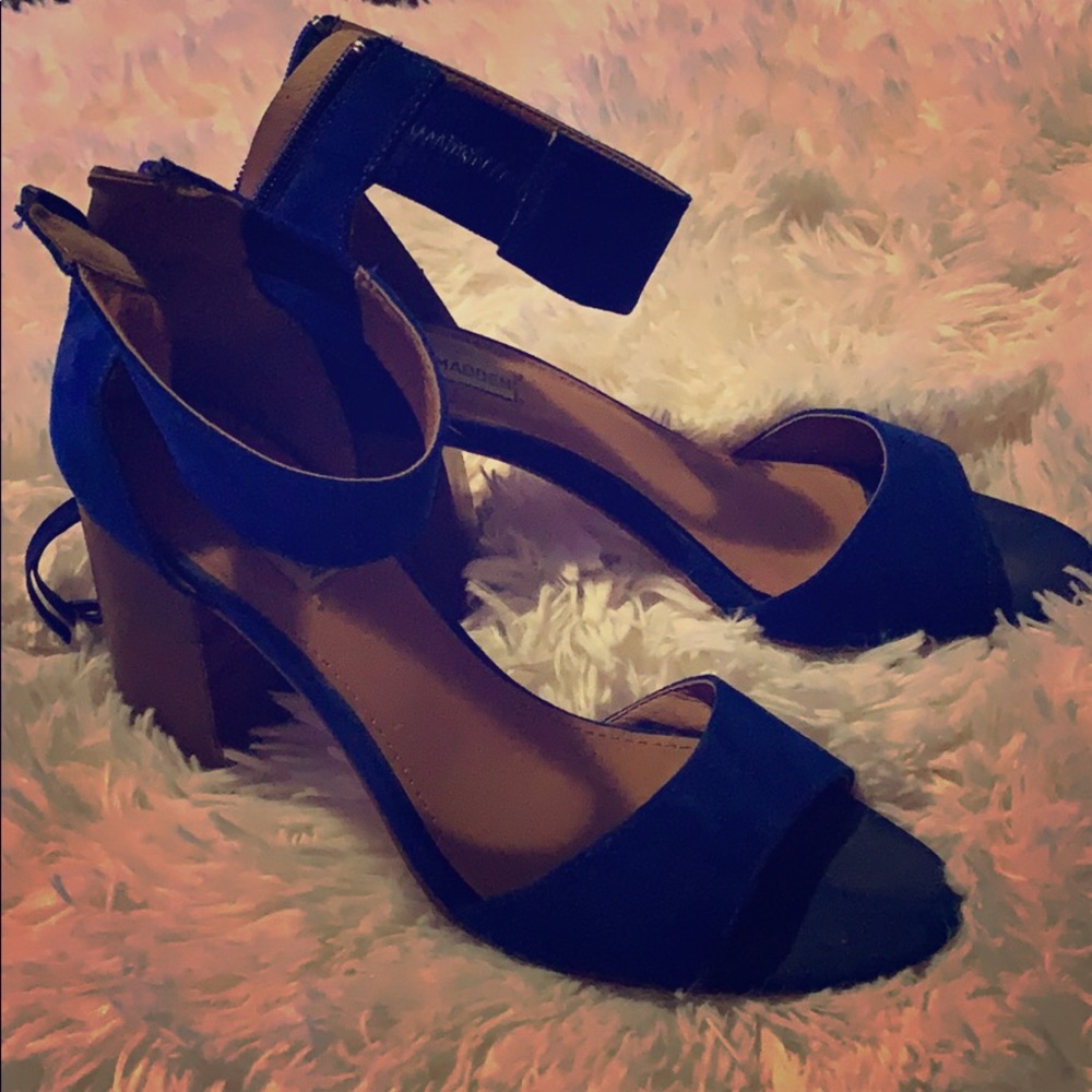 Steve Madden sandal .
